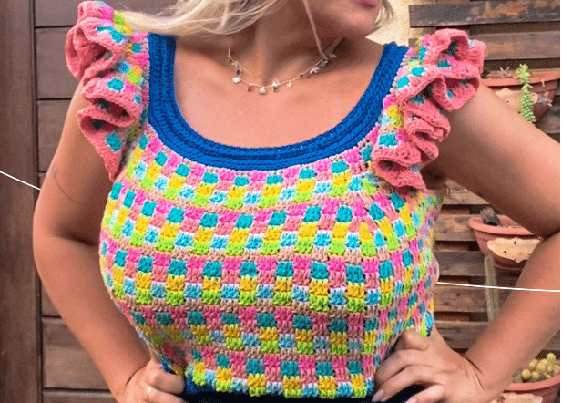 Cropped de crochê colorido: Veja o passo a passo!