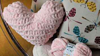 Almofada coração rosa de tricô (Cisne Relax)
