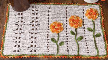 Tapete de mesa de crochê com flores