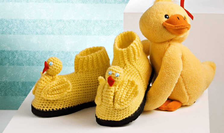Pantufa de crochê amarela pintinho em Super Bebê