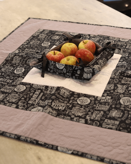 Centro de Mesa com Cesta em Patchwork