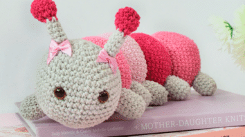 Centopeia de Crochê Rosa