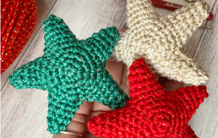 Varal de estrelas em crochê de Natal