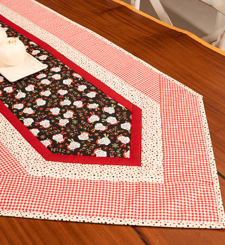 Trilho Feliz Natal em Patchwork: Um Caminho de Encanto para Sua Celebração