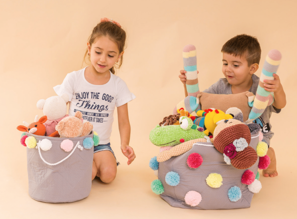 Harmonia Lúdica: Cestos em Patchwork para Guardar Brinquedos
