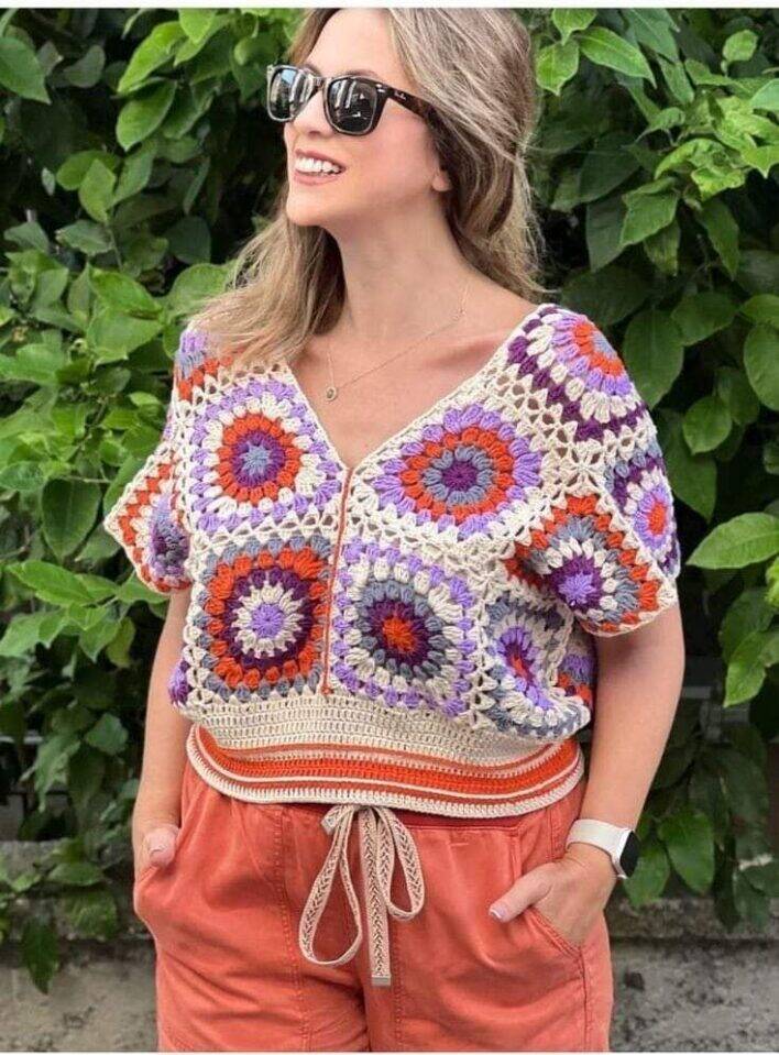 Crochê Moderno: Camisas e Blusas de Crochê Femininas com Squares