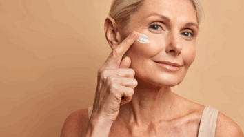 Skincare para 50+: como cuidar corretamente da pele no dia a dia - Foto: Freepik