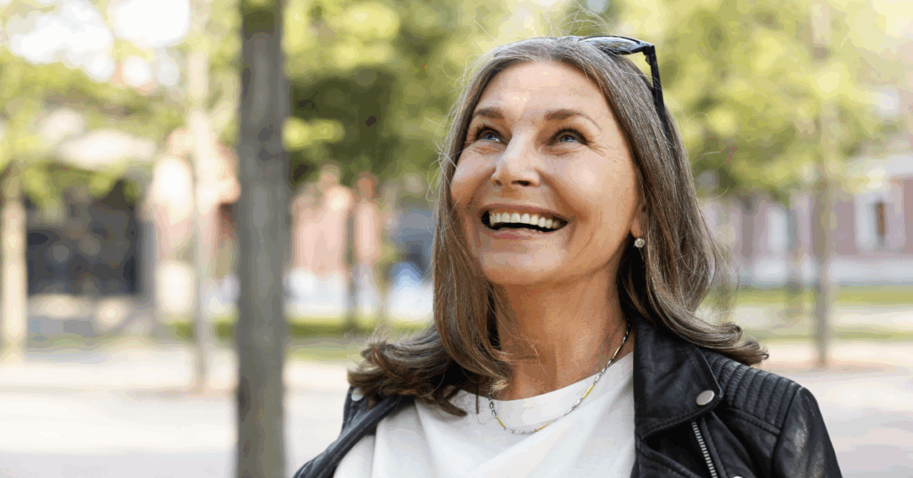 Para elevar a Autoestima após os 50, é necessário incluir essas 5 práticas na rotina - Foto: Freepik