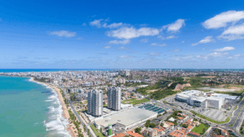 Imagem aérea da Praia de Cruz das Almas, em Maceió (AL)